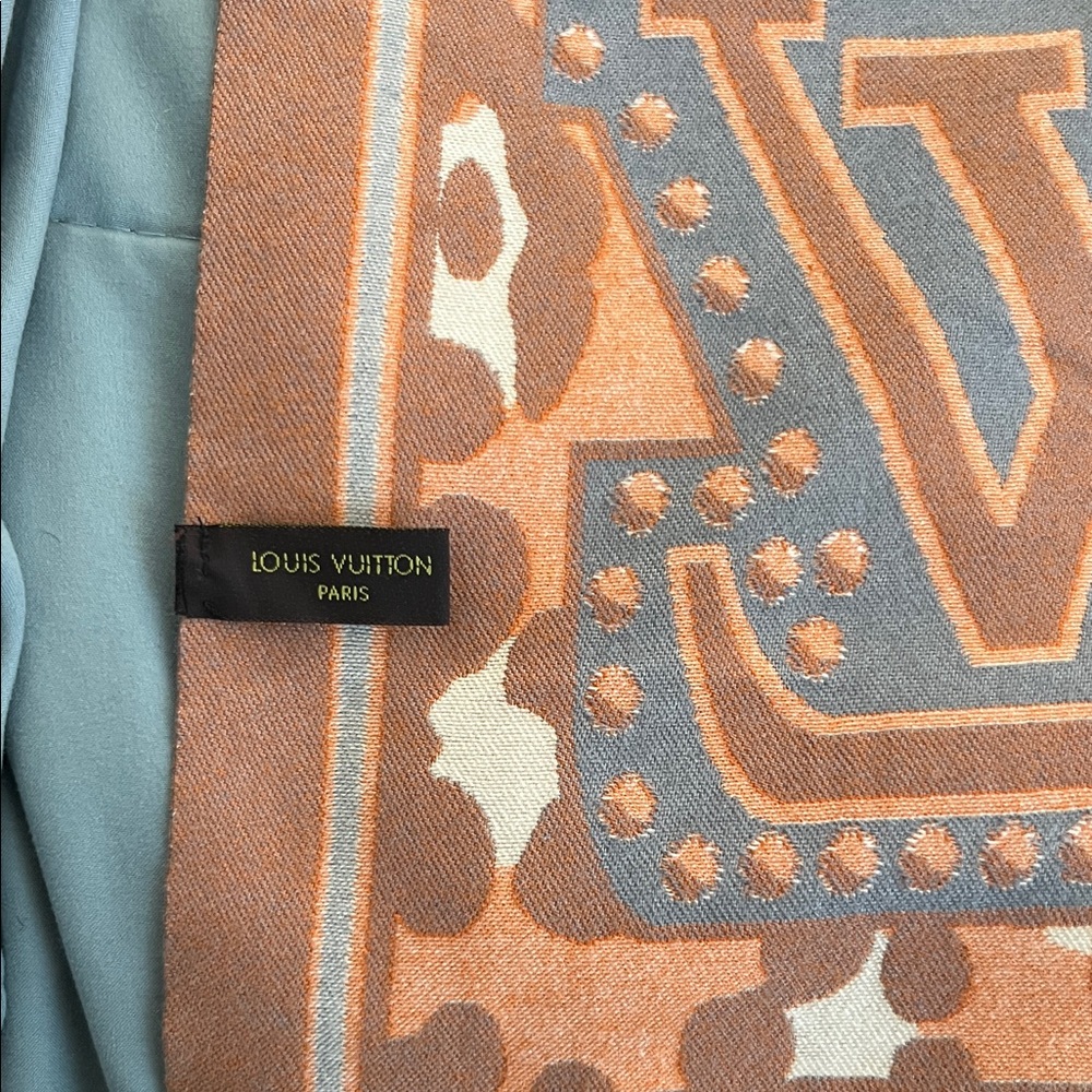 Louis Vuitton Orange and White Patterned Scarf - Picture 5 of 5
